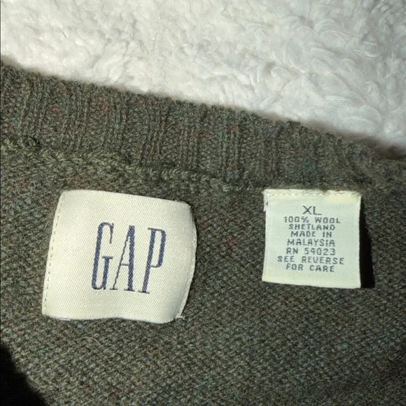 GAP 100% Wool Argyle Sweater - Picture 2 of 5